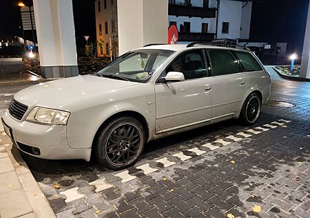 Audi A6 2.4 Avant -