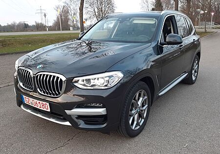 BMW X3 xDrive 30 d xLine 1.HD AHK LED