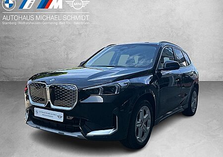 BMW iX1 xDrive30 xLine DAB LED RFK Komfortzg. Shz