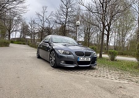 BMW 325i Coupé - N52