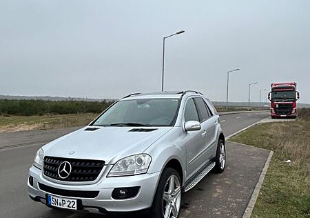 Mercedes-Benz ML 320 CDI 4MATIC (Weitere Bilder folgen)