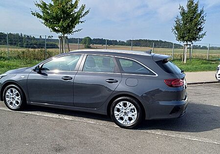 Kia Cee'd Sportswagon Ceed SW 1.5 T-GDI, DCT, 140PS, AHK, Navi, Sitzh.