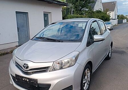 Toyota Yaris 1,33-l-Dual-VVT-i Multidrive S Life Life