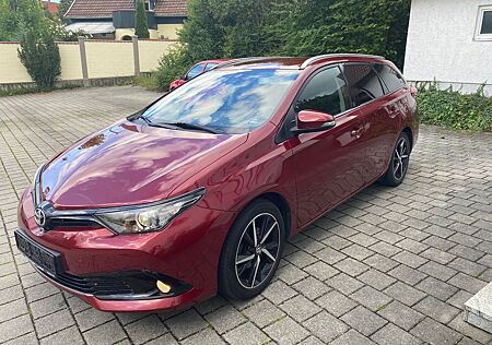 Toyota Auris Touring Sports Team D-NAVI-KAMERA-TEMPOMAT