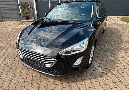 Ford Focus Lim. Cool & Connect Sommer/Winterreifen