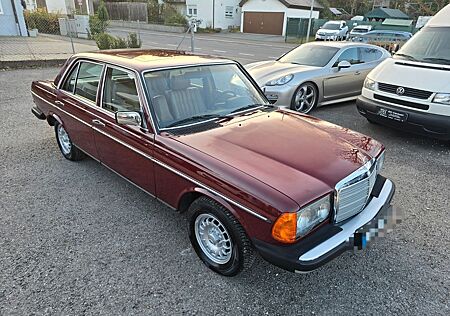 Mercedes-Benz 240 W123 D/Klima/EL Schiebedach/Servo