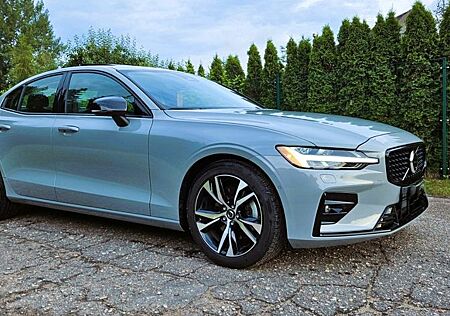 Volvo S60 B5 AWD Plus Dark Auto Plus Dark