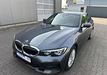 BMW 318 3 Lim. d Sport Line Navi Ambient Live Cockpit