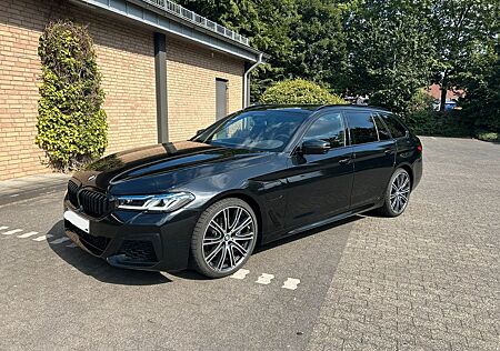 BMW 530e Touring A -