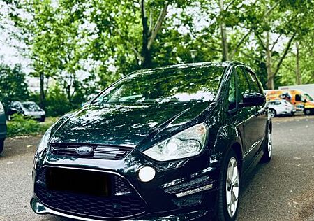 Ford S-Max Benzin Titanium S 7 Sitze Automatik AHK ..
