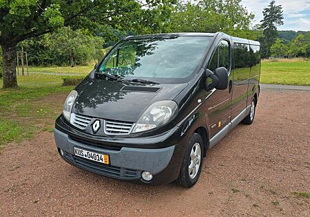 Renault Trafic L2H1 Passenger Black Edition
