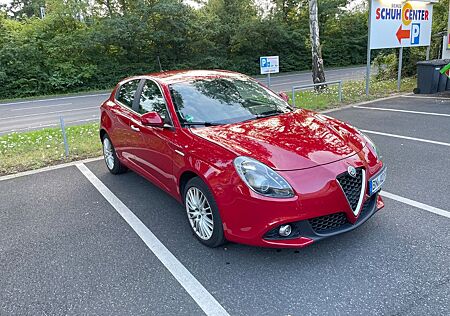 Alfa Romeo Giulietta 2.0 JTDm Scheckheft 8-fach bereift