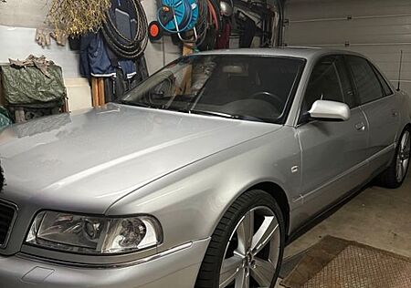 Audi A8 3.7 tiptronic quattro