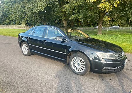 VW Phaeton Volkswagen 4.2 V8 4MOTION Tiptronic 5-Sitzer -