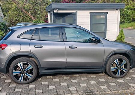 Mercedes-Benz EQA 350 4MATIC - AHK,SD, 3 Jahre Restgarantie,