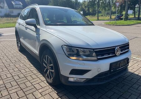 VW Tiguan Volkswagen 2,0 TDI 4Motion Pano. Automatik
