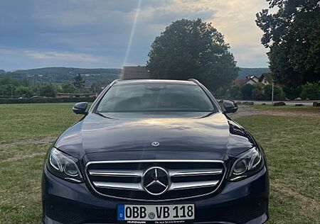 Mercedes-Benz E 220 d 4MATIC T Autom. -