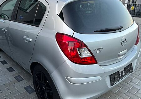 Opel Corsa D 1.4, Allwetterreifen,111 Jahre Edi.