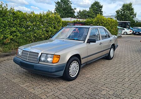 Mercedes-Benz E 300 , gepflegt, alufelgen,schiebedach,w124,H-