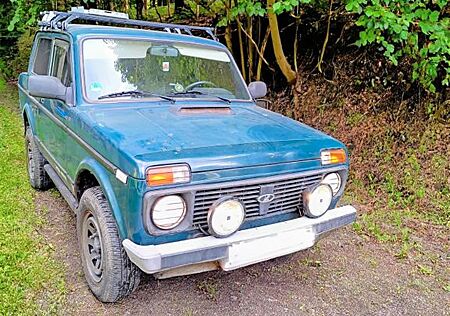 Lada Niva 1.7i Only