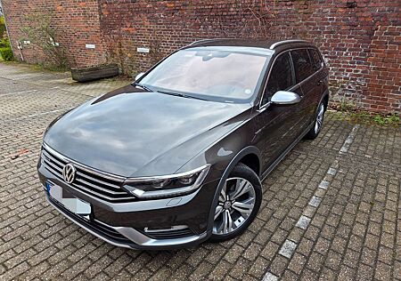 VW Passat Alltrack Volkswagen 2.0 BiTDI 239PS | Voll| Dynaudio