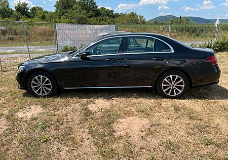 Mercedes-Benz E 220 d Autom. -