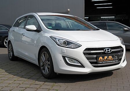 Hyundai i30 cw blue Premium 1.Hd/Autom. 7G/Kamera/Sitzh.