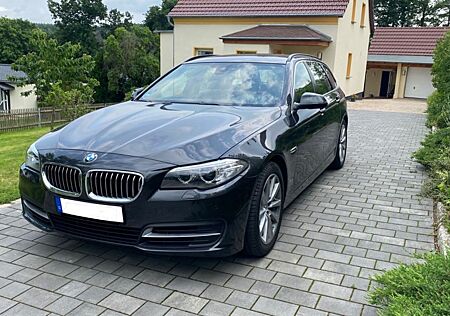 BMW 520d xDrive Touring A -
