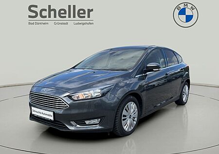 Ford Focus Lim. Titanium Klimaaut.(Händlerfahrzeug)