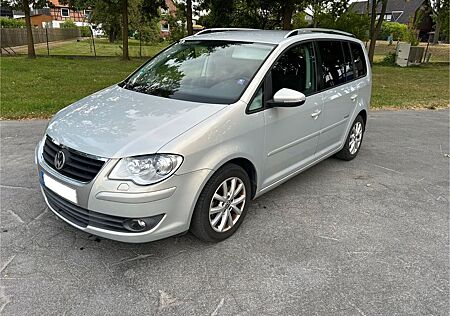 VW Touran Volkswagen 1.9 TDI Freestyle, AHK, Navi, Sitzheizung