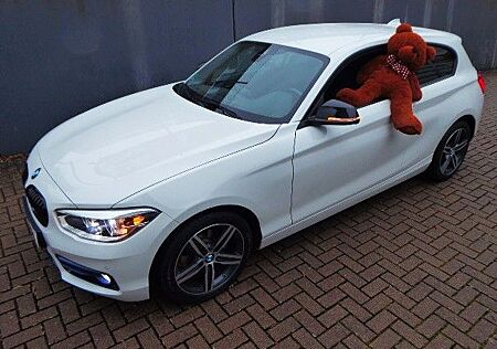 BMW 118 i Sport Line 1.Hand Scheckheft