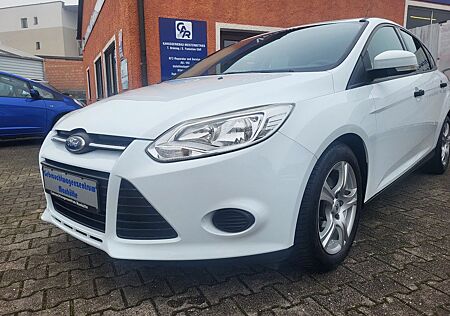 Ford Focus Lim. Ambiente AHK, 1.Hand, Zahnriemen NEU