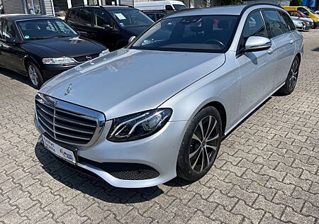 Mercedes-Benz E 220 T-Modell d EXPOLIZEIFAHRZEUG