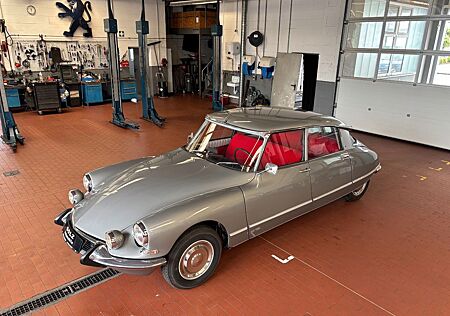 Citroën DS 21 Pallas