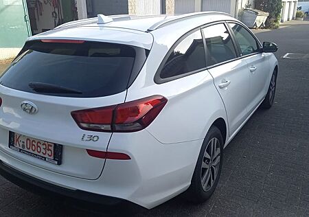 Hyundai i30 cw YES!