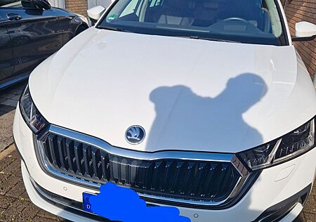 Skoda Octavia 2.0 TDI 110kW DSG STYLE COMBI STYLE