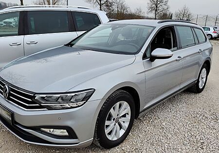 VW Passat Variant Volkswagen Passat Var. 2.0 TDI Conceptline - LED*Navi*LAN*