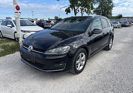 VW Golf Volkswagen VII ,Panoramadach,Navigation,Bi-Xenon!