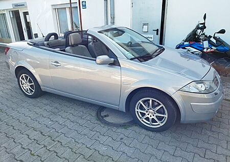 Renault Megane Coupé-Cabriolet Privilege 2.0 16V Exp...