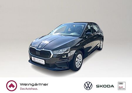 Skoda Fabia 1.0 MPI Active, Einparkhilfe hinten, Mitte