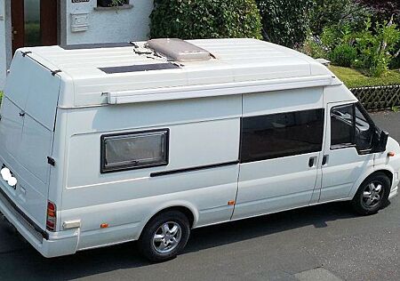 Ford Transit (hoch und lang) mit Camperumbau an Bastl