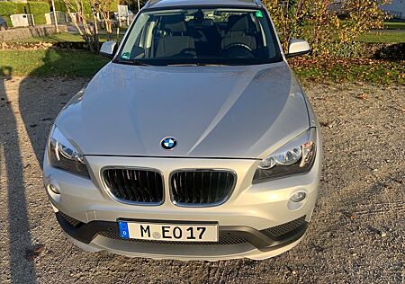 BMW X1 sDrive 18i Advantage Paket Plus