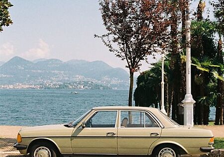 Mercedes-Benz 200 W123 · H-Zulassung · TÜV neu · Klassiker