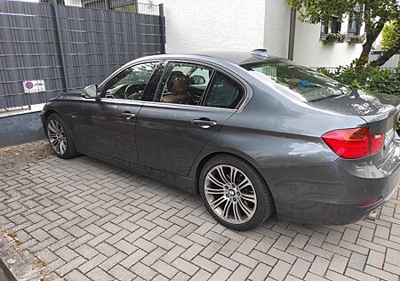 BMW 320d Luxury Line Luxury Line