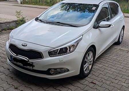 Kia Cee'd / Ceed 1.6 CRDi Spirit Spirit Xenon Leder