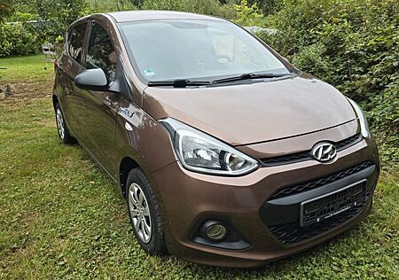 Hyundai i10 1.0 blue -