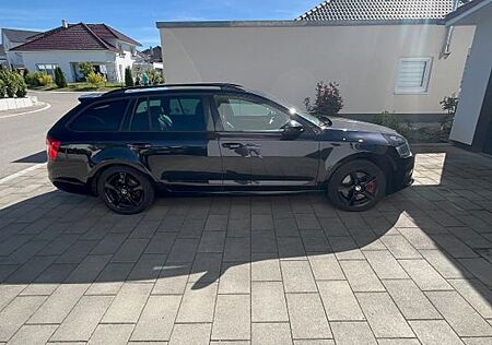 Skoda Octavia 2.0 TSI DSG RS Combi RS