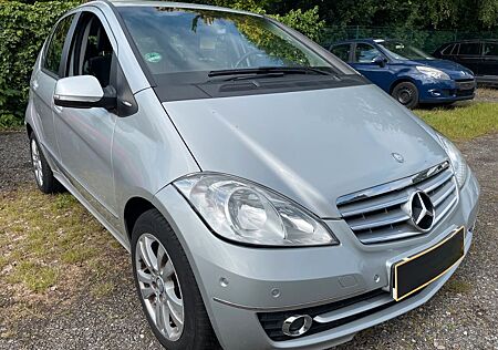 Mercedes-Benz A 180 A Klasse 180 CDI Tempomat/PDC/SHZ/AHK/Rostfrei !