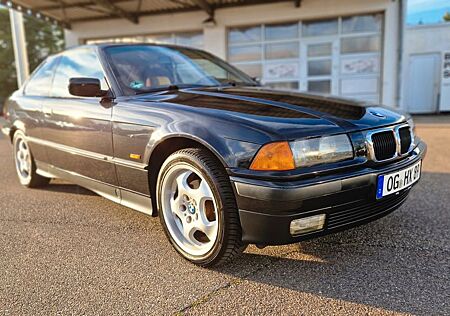 BMW 320i Coupé / 2. Hand/Klimauto/17"Styling 23