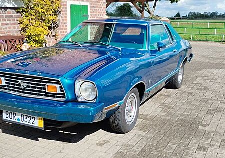Ford Mustang II (T5) Ghia Bj. 1977
